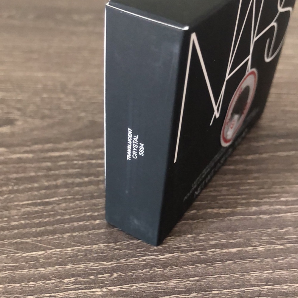 NARS Light Reflecting Setting Powder - Pressed 10g/.35oz - Picture 11 of 13